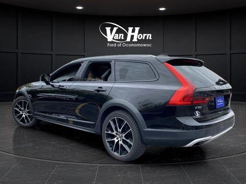 2018 Volvo V90 Cross Country T6