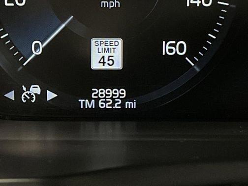 2019 Volvo XC90 T5 R-Design