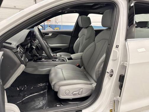 2024 Audi A4 45 S line Premium Plus