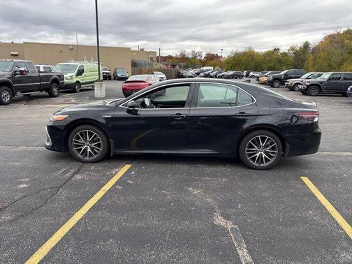 2021 Toyota Camry Hybrid XLE