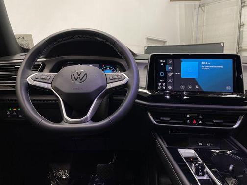 2024 Volkswagen Atlas Cross Sport 2.0T SE w/Technology 4MOTION