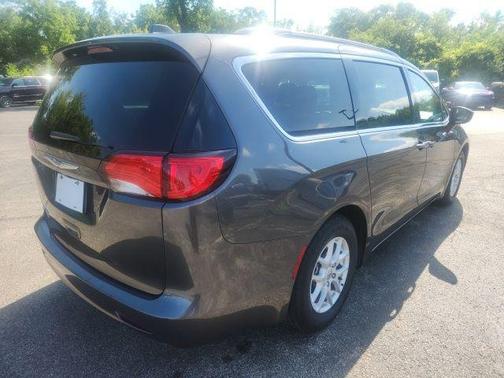 Granite Crystal Metallic Clearcoat 2021 Chrysler Voyager LXI