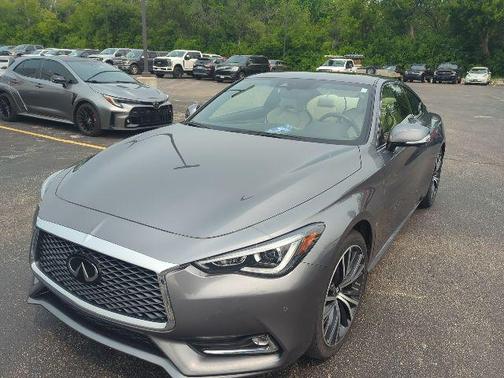 2022 INFINITI Q60 LUXE AWD