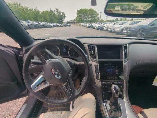 2022 INFINITI Q60 LUXE AWD