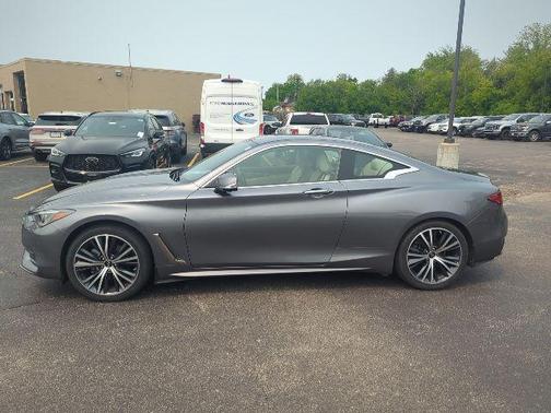 2022 INFINITI Q60 LUXE AWD