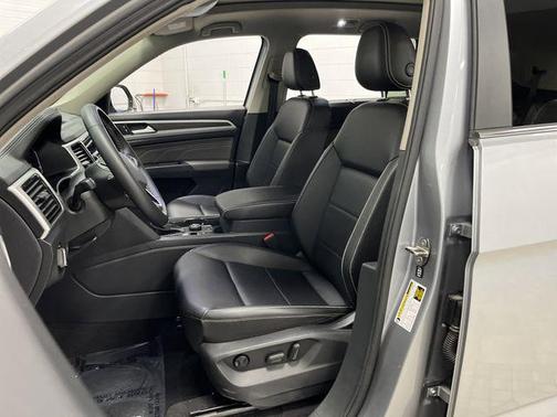 2023 Volkswagen Atlas 3.6L SE w/Technology