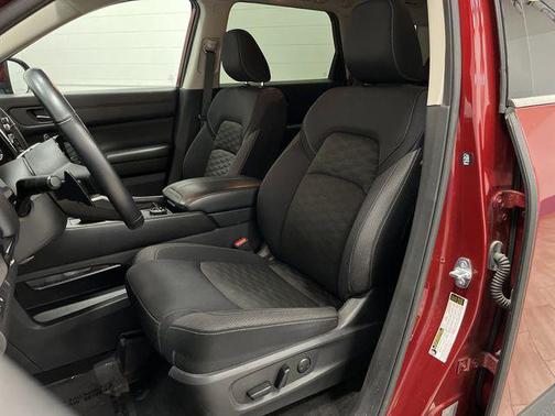 2022 Nissan Pathfinder SV 4WD
