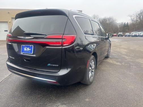 2021 Chrysler Pacifica Hybrid Touring L