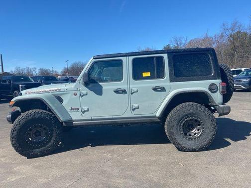 Earl Clearcoat 2023 Jeep Wrangler Rubicon