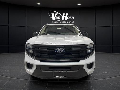 Space Silver Metallic 2025 Ford Expedition Max Active 4x4