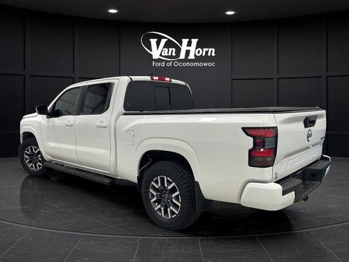 Glacier White 2022 Nissan Frontier SV