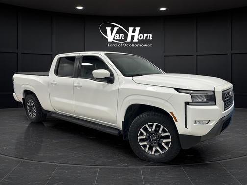 Glacier White 2022 Nissan Frontier SV