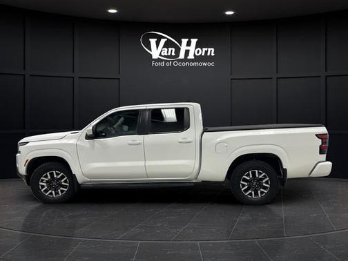Glacier White 2022 Nissan Frontier SV