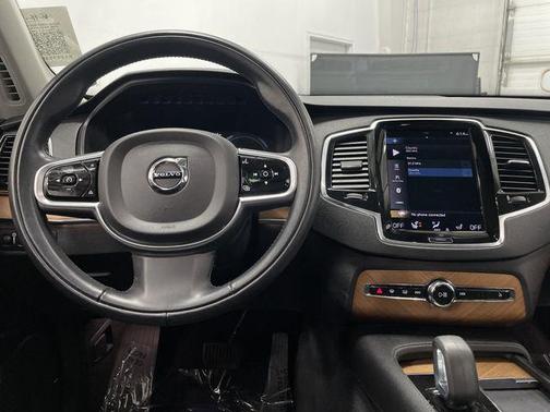 2022 Volvo XC90 Recharge Plug-In Hybrid T8 Inscription Expression 6 Passenger
