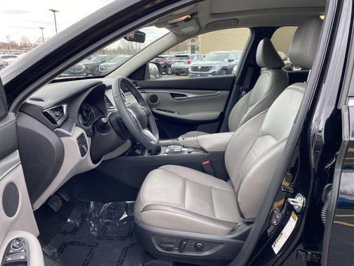 2023 INFINITI QX50 LUXE AWD