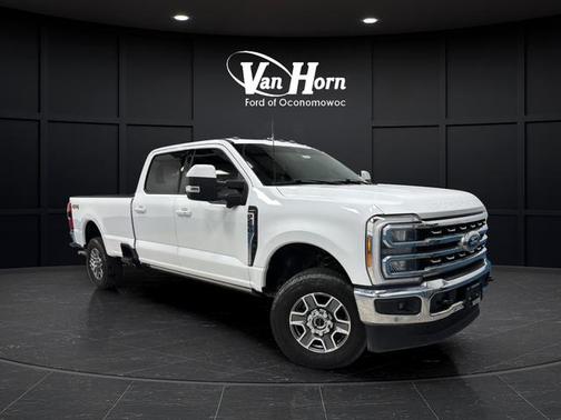 Oxford White 2023 Ford F-250 Lariat