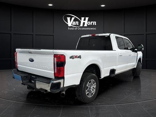 Oxford White 2023 Ford F-250 Lariat