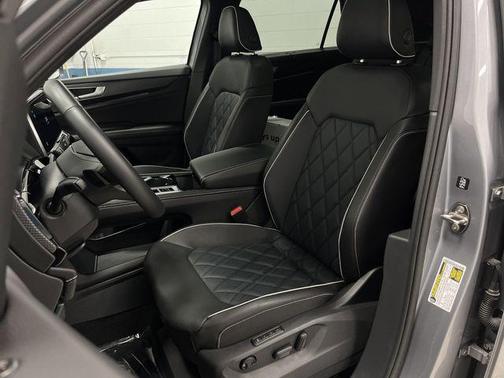 2024 Volkswagen Atlas Cross Sport 2.0T SEL Premium