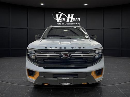 Glacier Gray Metallic TriCoat 2025 Ford Expedition Tremor