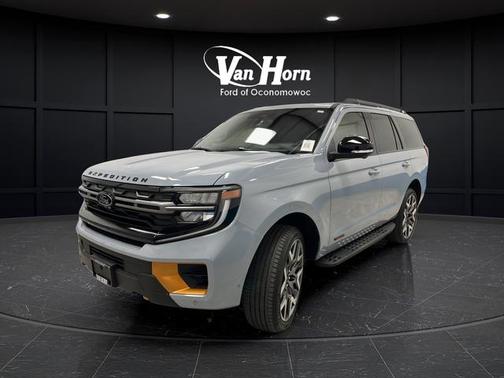 Glacier Gray Metallic TriCoat 2025 Ford Expedition Tremor