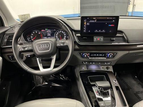 2022 Audi Q5 40 Premium