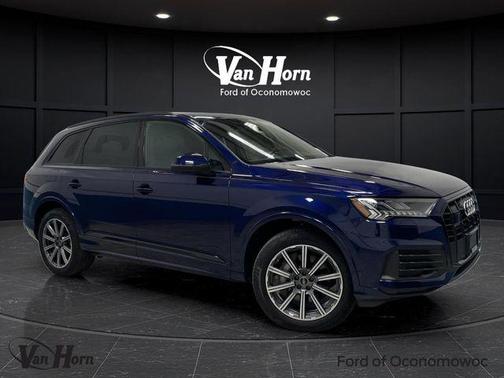 2023 Audi Q7 45 Premium Plus