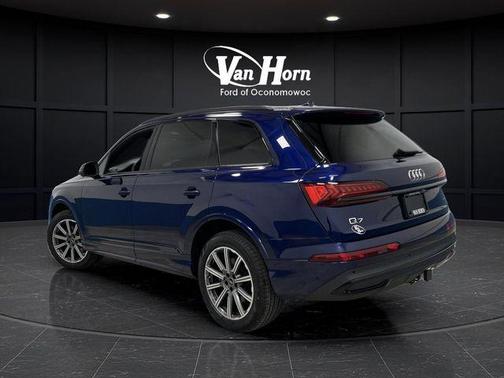 2023 Audi Q7 45 Premium Plus