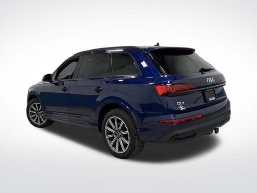 2023 Audi Q7 45 Premium Plus