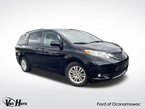 2017 Toyota Sienna XLE