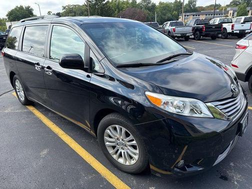 2017 Toyota Sienna XLE