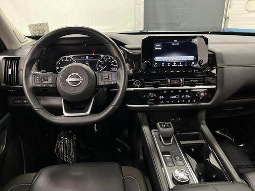 2024 Nissan Pathfinder SL 4WD