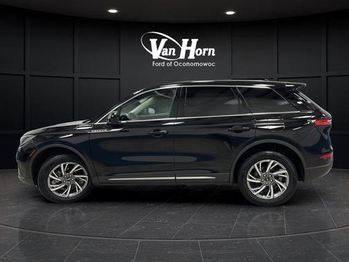 Infinite Black Metallic Clearcoat 2024 Lincoln Corsair Premiere