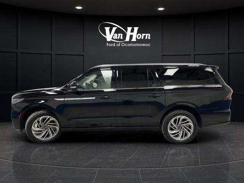 Black Metallic 2025 Lincoln Navigator Reserve