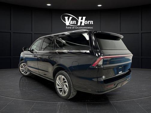 Black Metallic 2025 Lincoln Navigator Reserve