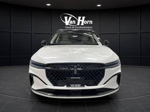 White Platinum Metallic Tri-Coat 2025 Lincoln Nautilus Black Label