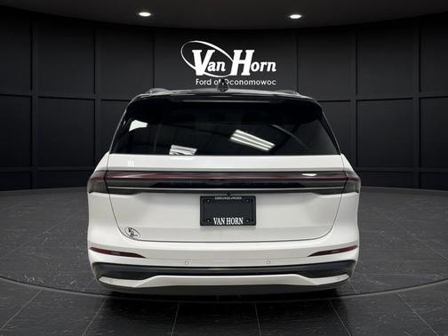 White Platinum Metallic Tri-Coat 2025 Lincoln Nautilus Black Label