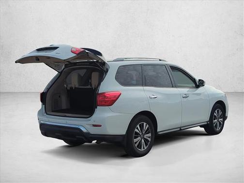 2017 Nissan Pathfinder SV