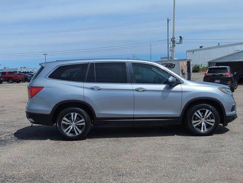 Lunar Silver Metallic 2016 Honda Pilot EX-L
