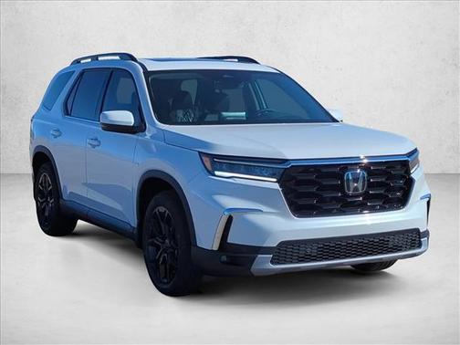 2025 Honda Pilot Touring 8-Passenger
