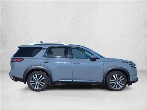 2022 Nissan Pathfinder Platinum 4WD