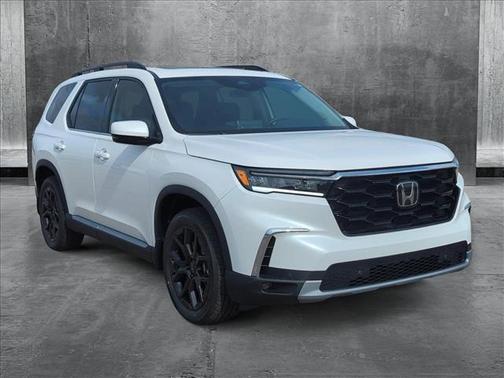 2025 Honda Pilot Touring 8-Passenger