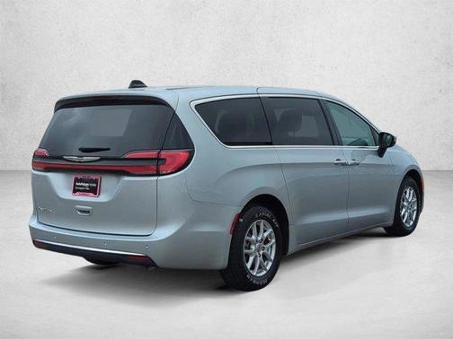 Silver Mist Clearcoat 2023 Chrysler Pacifica Touring L