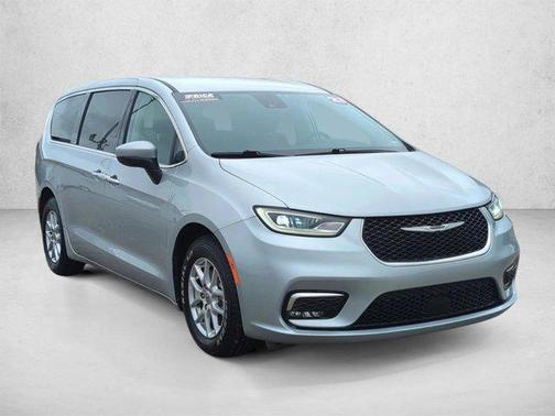 Silver Mist Clearcoat 2023 Chrysler Pacifica Touring L