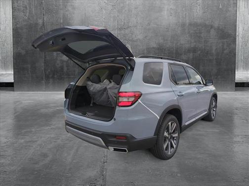 2025 Honda Pilot Touring 8-Passenger