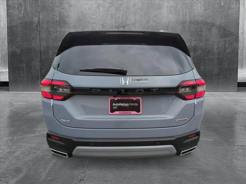2025 Honda Pilot Touring 8-Passenger
