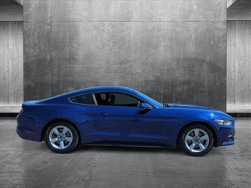 2016 Ford Mustang V6