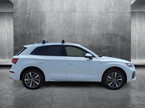 2022 Audi Q5 45 S line Premium Plus