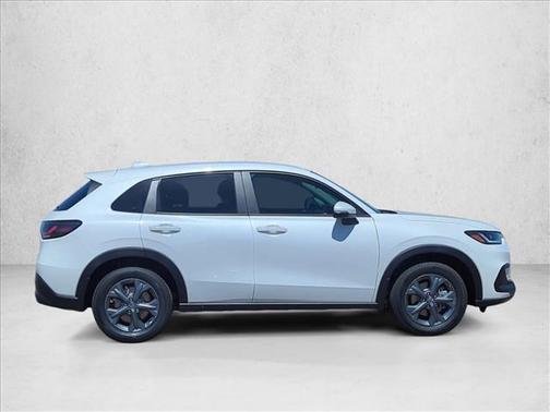 Platinum White Pearl 2027 Honda HR-V LX