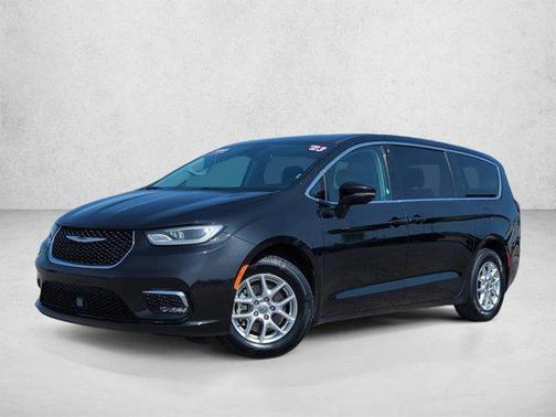 Brilliant Black Crystal Pearlcoat 2023 Chrysler Pacifica Touring L
