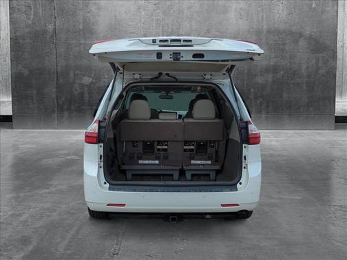 2017 Toyota Sienna XLE Premium